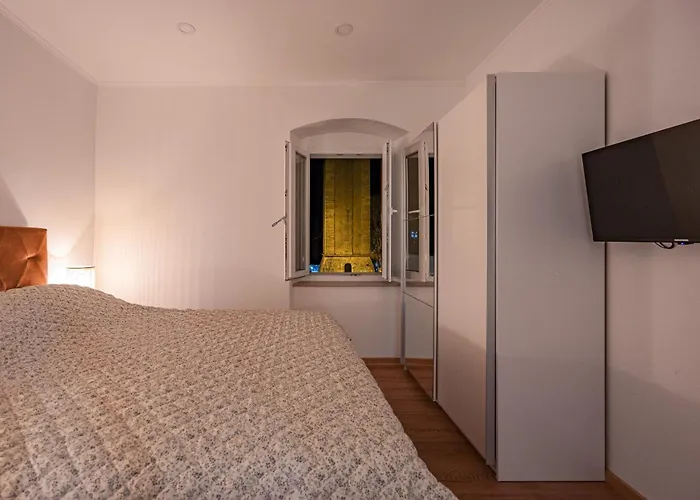 Old Tower Center Apartment 2