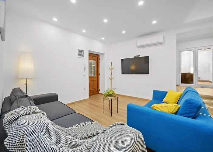 Old Tower Center Apartment 2